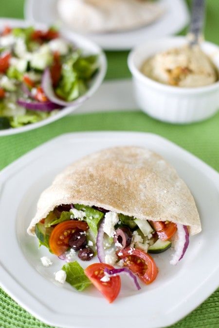 Greek Salad with Pita and Hummus (Romaine, Red Onions, Cherry Tomatoes, Sliced Black Olives, Cucumber, Feta, Lemon Garlic Dressing, Pita, Hummus) Greek Pita Salad, Greek Salad With Pita Bread, Pitta Filling Ideas, Greek Salad Pita Pockets, Pita Bread Stuffing Ideas, Greek Salad Sandwich, Pita Pockets Fillings, Pita Pit Copycat, Greek Pita Pockets