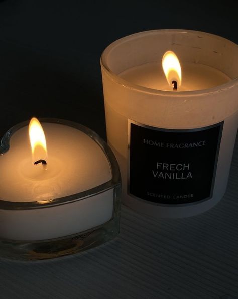 Vanille Candle Aesthetic, Vanilla Candles Aesthetic, Minimalist Candles Aesthetic, Vanilla Candle Aesthetic, Rina Core, Vanilla Scent Aesthetic, Candles Aesthetic Bedroom, Candles Minimalist, Scented Candles Aesthetic