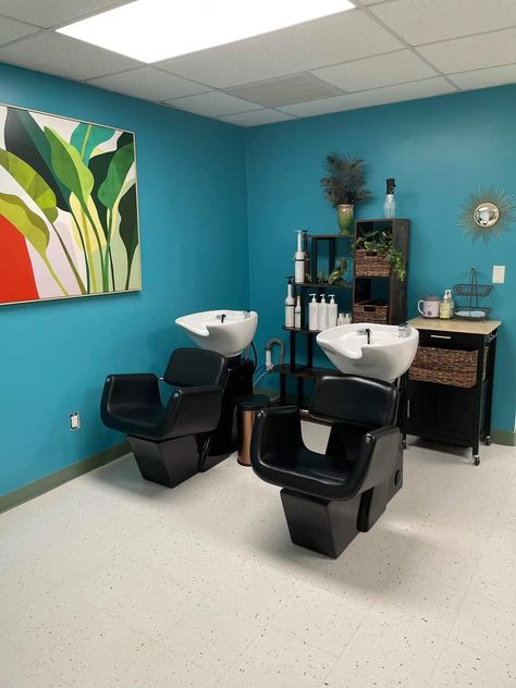 Salon Blue, Hair Room, Room Decorations, Professional Hair, Decorations Ideas, Beauty Salon, Hair Salon, Conference Room Table, Affirmations