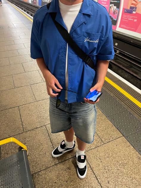 Streetwear outfit with shirt and shorts Blue Jorts Outfits Men, Outfit Streetwear, Fits For Summer, Aesthetic Streetwear, Streetwear Fits, Outfits Hombre, Outfit Inspo Summer, Street Fashion Men Streetwear, Cool Outfits For Men