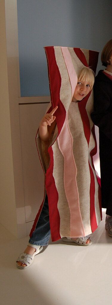 Bacon Costume Diy, Egg Costume Diy, Bacon And Eggs Costume, Bacon Halloween Costume, Felt Bacon, Bacon Costume, Kid Costumes, Meat Candy, Creative Halloween Costumes Diy