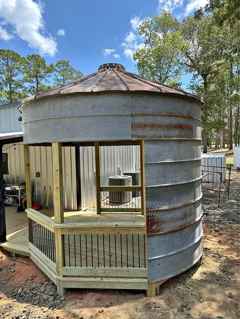 Feed Silo Ideas, Grain Bin Pool House, Grain Bin Gazebo Backyard Ideas, Silo Projects, Silo Conversion, Silo Gazebo, Silo Ideas, Bin Gazebo, Silo Homes