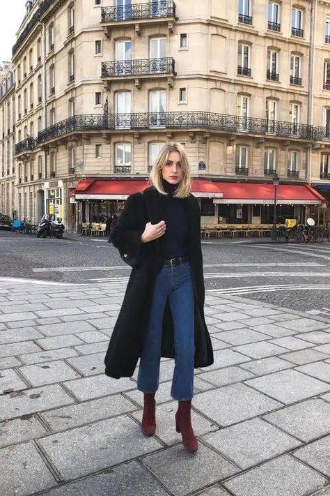 What to Wear in France in Winters? 22 Outfits & Packing List French Outfit Winter, French Ootd, French Winter Outfits, Parisian Winter Outfits, French Winter Fashion, Parisian Style Winter, Parisian Winter, French Outfits, Parisian Outfits