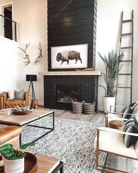 Chelsea Houska, Cole DeBoer Build Farmhouse for Family: Pics Chelsea Houska, Western Living Room, Modern Western, Up House, Western Home Decor, Rustic Living Room, Decor Minimalist, Living Room Inspo, Style At Home