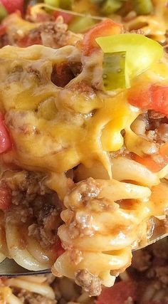 Cheeseburger Pickle Casserole, Cheeseburger Hotdish Recipes, Quick And Easy Summer Dinner Ideas, Cheeseburger Casserole With Pickles, Cheeseburger Rice Casserole, Cheeseburger Hotdish, Easy Summer Casseroles, Summer Casserole Recipes, Summer Casseroles