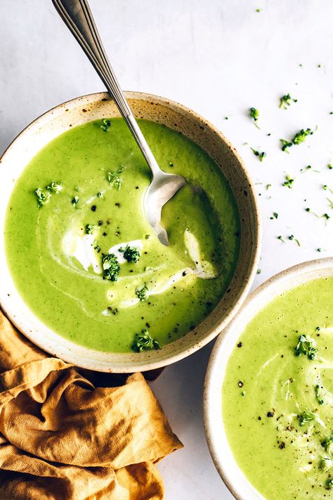 Green Vegetable Soup Recipes, Leafy Green Soup Recipe, Green Soup Recipes, Green Soups, Wl Recipes, Steam Vegetables, Souper Bowl, Starch Solution, Cabbage Soup Diet