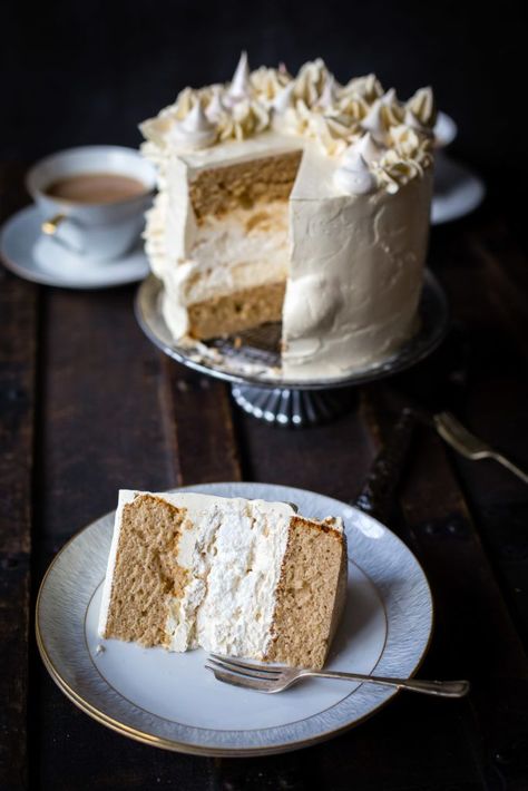 Sep 4, 2018 - Beautiful layers of Earl Grey flavoured sponge with crispy meringue in the middle all covered in silky smooth Swiss Meringue Buttercream. Grey Cake, Meringue Cake, Crumble Cake, Meringue Buttercream, Swiss Meringue Buttercream, Swiss Meringue, Just Cakes, Earl Grey, How Sweet Eats