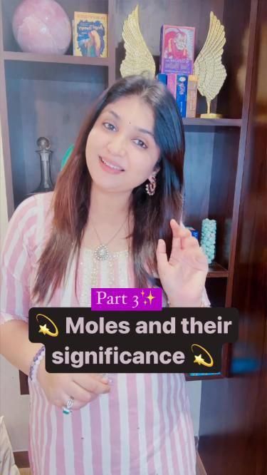 Mole Meaning, Red Moles, Face Pores, Ginger Smoothie, Neck Exercises, Beauty Diet, Blood Sugar Diet, Coconut Health Benefits, Health Signs