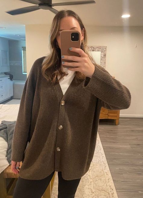 The cashmere oversized boyfriend cardigan from Quince Boyfriend Cardigan Outfit, Cashmere Cardigan Outfit, Oversized Cardigan Outfit, Blundstone Style, Boston Outfits, Boyfriend Sweater, Boyfriend Cardigan, Cocoon Cardigan, The Everygirl