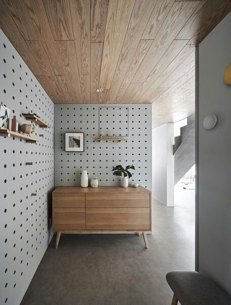 Pegboard Craft Room, Pegboard Kitchen, Pegboard Display, Pegboard Storage, Hanging Design, Design Lamp, 아파트 인테리어, Design Hack, Entry Hall