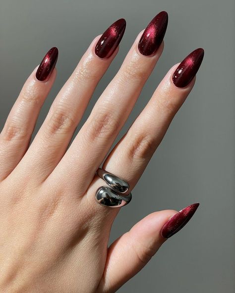 35 Funky Nail Ideas to Inspire You Iridescent Red Nails, Magnetic Nails Red, Glass Nails Red, Fall Magnetic Nails, Red Fade Nails, Garnet Nails Designs, Glass Red Nails, Deep Red Almond Nails, Vampire Inspired Nails