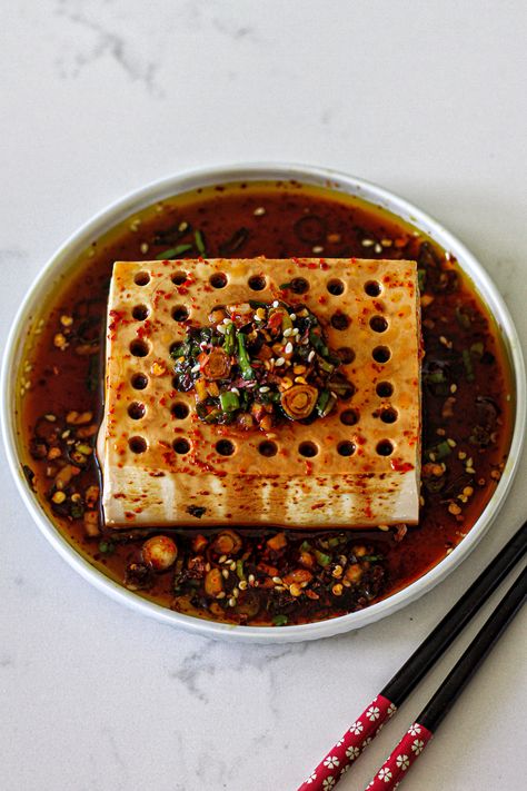 Tofu Chili, Zen Kitchen, Power Snacks, Steamed Tofu, Tofu Dishes, Silken Tofu, Veggie Food, Beauty In Simplicity, Garlic Oil