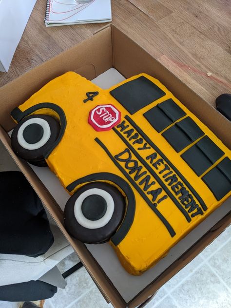 Bus Driver Retirement Cake, Bus Shaped Cake, School Bus Driver Retirement Party Ideas, School Bus Cake Birthday, School Bus Birthday Party Ideas, School Bus Cupcakes, Wheels On The Bus Birthday Cake, School Bus Theme Birthday Party, Wheels On The Bus Birthday Party Cake