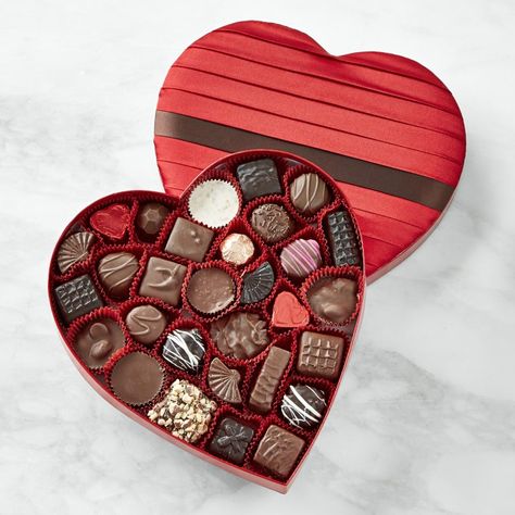 Habitually Chic® » Valentine’s Day Gift Guide for 2019 Rocky Mountain Chocolate Factory, Valintines Day, Valentines Chocolate, Sees Candies, Heart Gift Box, Valentines Gift Bags, Valentines Day Chocolates, Valentine Day Boxes, Valentine Chocolate