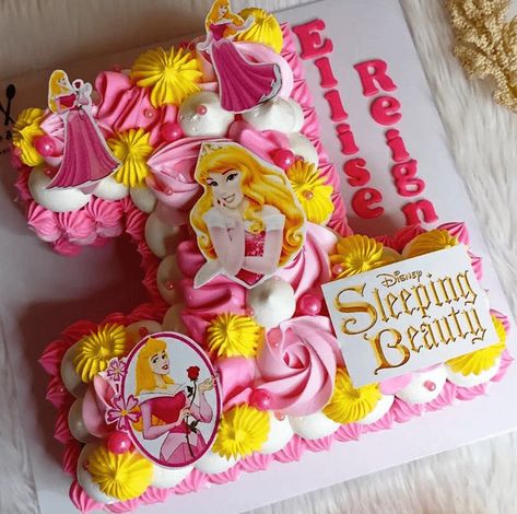 Sleeping Beauty Cake Design, Number Cake Design, Princess Aurora Cake, Sleeping Beuty, Aurora Cake, Sleeping Beauty Cake, Aurora Birthday, Number 1 Cake, Number Birthday Cakes