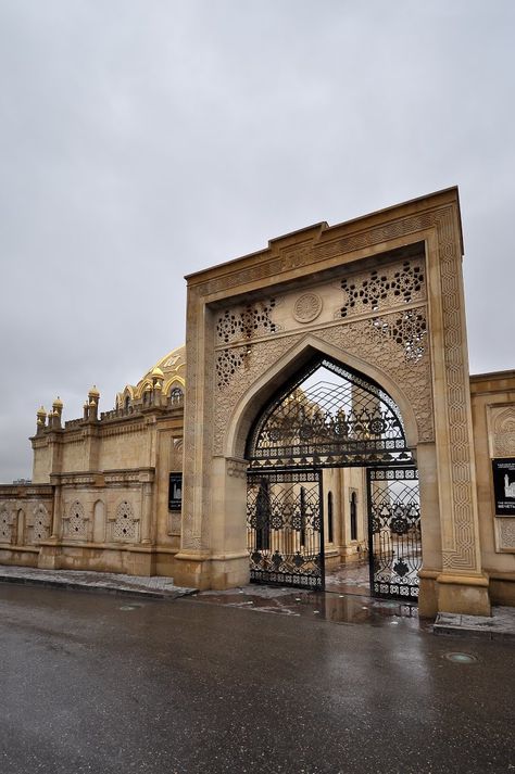 Gate of Taza Pir mosque Mosque Entrance, Islamic Arch, Mosque Design Islamic Architecture, Arab Architecture, Arch Gate, Arabic Architecture, Grill Gate, Grill Gate Design, Mosque Design