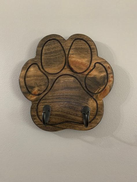 Wood Projects For Pets, Dog Leash Holder Diy, Dog Leash And Key Holder Diy, Wooden Dog Leash Holder, Wood Paw Print, Custom Dog Leash Holder, Dog Lead Holder, Dog Lead Hook, Farmhouse Blankets