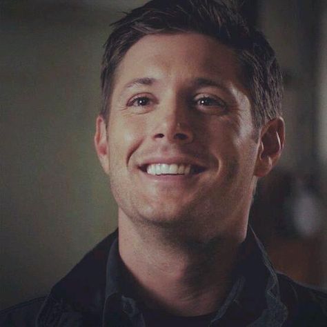 #GetJensenTo2Million  Not follow? Follow him now!  @margab92 @Suvi_90 @AreJackles @s_verasani @SPN_France @RockMomSPN Dean Winchester Smiling, Sam E Dean Winchester, Jensen Ackles Supernatural, Supernatural Wallpaper, Jensen Ackles Jared Padalecki, Supernatural Dean Winchester, Supernatural Tv Show, Tv Supernatural, Jared And Jensen