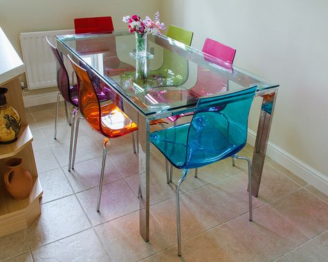 funky kitchen tables - Google Search Acrylic Dining Table And Chairs, Clear Kitchen Table, Glass Dining Table Ideas, Glass Table Kitchen, Glass Table Dining Room, Glass Dinner Table, Glass Kitchen Table, Funky Dining Room, Acrylic Dining Table