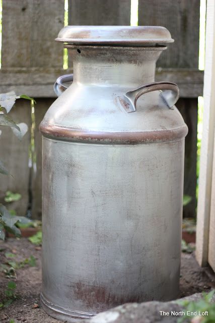 The North End Loft: Old Painted Milk Can Painted Milk Cans, Milk Can Decor, Antique Milk Can, Old Milk Cans, Vintage Milk Can, Old Metal, Dairy Farms, Milk Cans, Milk Bottle