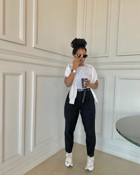 Business Casual Outfits With Yeezy, Work Dress And Sneakers Outfit, Classic Streetwear Women, Chill Work Outfit Summer, March Outfits Casual, How To Style Outfits, Comedy Show Outfit, Casual Wear For Ladies, Stylish Work Attire