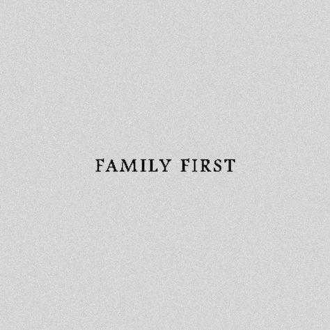 Family First Aesthetic, Cullen Family Aesthetic, Twin Brothers Aesthetic, Esme Cullen Aesthetic, Carlisle Cullen Aesthetic, Siluet Girl, Cullen Aesthetic, Esme Cullen, Albus Severus Potter