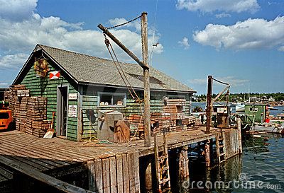 fishing hut Nautical Bottle, Fish Hut, Pier House, Fishing Shack, Fishing Cabin, Crab Shack, Hunting And Fishing, Ho Trains, Surf Shack