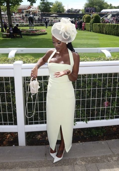 Tea Party Birthday Outfit Black Women, Derby Tea Party Outfit, British High Tea Outfit, Kentucky Derby Outfit Aesthetic, Royal Ascot Dress, Races Outfits For Women, High Tea Outfits For Women Winter, Royal Tea Party Outfit, English Tea Party Outfit