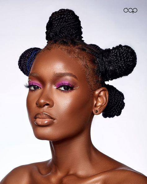 Braided Bantu Knots Hairstyles, Braided Bantu Knots, African Female Model, Bantu Knots Hairstyles, Beauty Moodboard, Afrocentric Hairstyles, Afro Hair Art, Bantu Knot Hairstyles, Dark Skin Models