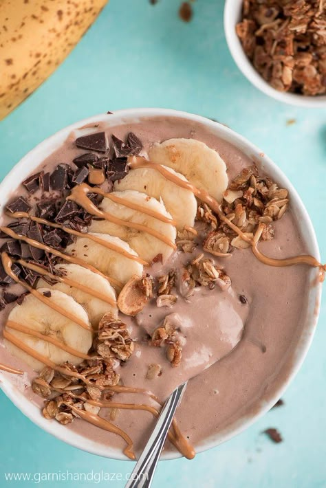 Chocolate Peanut Butter Smoothie Bowls Chocolate Pb Smoothie, Pb Smoothie, Best Smoothie, Bowl Recipes, Smoothie Bowl, Bananas, Smoothie, Peanut Butter, Peanut