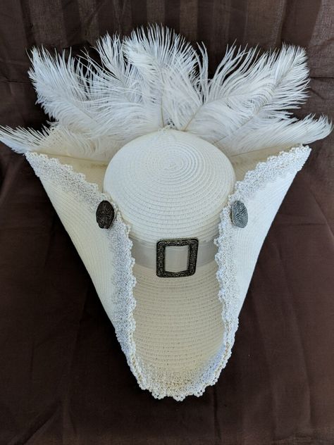 Diy Pirate Hat Women, Fancy Pirate Hat, Pirate Hat Diy, English Hats, 18th Century Hats, Pirate Wedding, Mad Hatter Party, Pirate Hat, Pirate Day