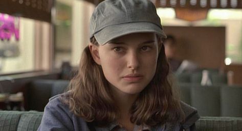 Definitive Natalie Portman Movies Natalie Portman Anywhere But Here, Natalie Portman Movies, Medium Close Up, Anywhere But Here, Elena Ferrante, Susan Sarandon, 90s Movies, Best Movies, Teenage Daughters