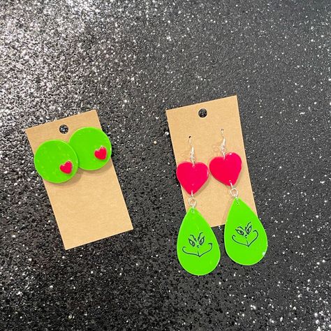 Polymer Clay Grinch Earrings, Clay Grinch Earrings, Grinch Clay Earrings, Clay Grinch, Polymer Clay Christmas Earrings, Clay Christmas Earrings, Grinch Earrings, Earring Business, Magical Mermaid