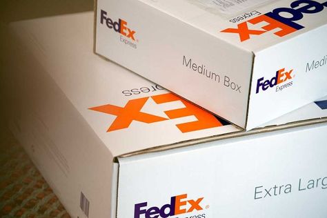 Be Wary of This New FedEx Scam Making the Rounds | Reader's Digest American Express Credit Card, Fedex Delivery, Net Income, Business Credit Cards, Dow Jones, Shipping Labels, Fedex Express, Data Recovery, Photo To Video