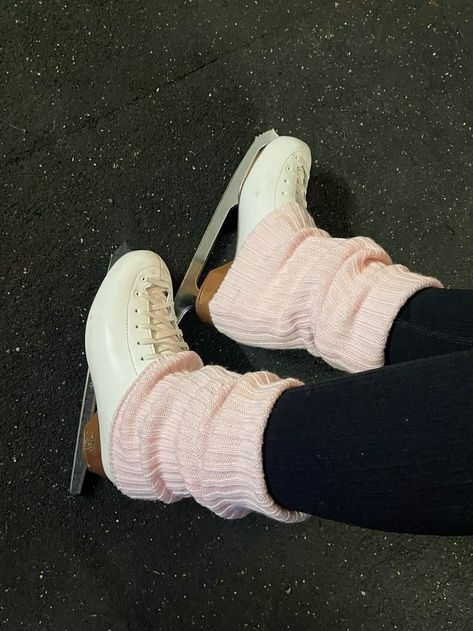 Leg Warmers Skating, Ice Skates With Leg Warmers, Ice Skate Leg Warmers, Pink Ice Skating Aesthetic, Pretty Ice Skates, Pink Figure Skating Aesthetic, Ice Skating Girl Aesthetic, Preppy Ice Skating, Ice Skating Shoes Aesthetic