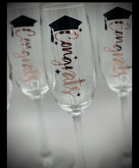 Davis Designs on Instagram: “THE TASSLE WAS WORTH THE HASSLE 🎓 Congrats! 👏🏾✨ #champagne #graduation #congratulations #rosegold #stemlesswineglass #shotglass #keychains…” Champagne Graduation, Alcohol Shots, Graduation Congratulations, Custom Wine Glass, Champagne Flute, Shot Glass, Cake Toppers, Wine Glass, Champagne