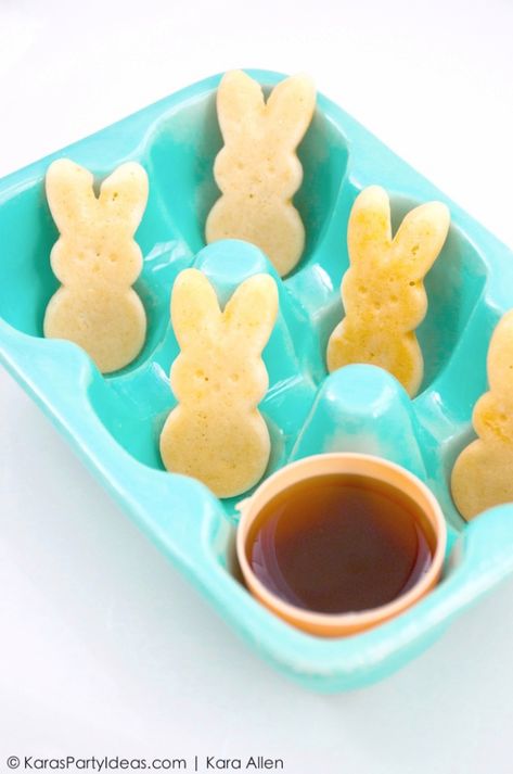 15 Cute Easter Breakfast Ideas Your Kids Will Love – SheKnows Pancake Bunny, Easter Breakfast Ideas, Mickey Mouse Pancakes, Healthy Tart, Peeps Recipes, Bunny Pancakes, Easter Appetizers, Healthy Easter, Easter Breakfast