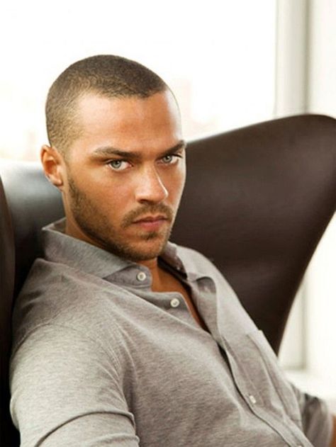 Jesse Williams. Dr. Avery on Grey's anatomy.... those eyes make me happy :) Dr Avery, Guys With Green Eyes, Janet Jackson Videos, Jessie Williams, Eye Anatomy, Jackson Avery, Latin Men, Jesse Williams, Greys Anatomy Cast