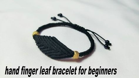 Leaf Friendship Bracelet, Bracelet For Beginners, Friendship Bracelet Tutorial, Micro Macrame Tutorial, Anklets Diy, Tutorial Macramé, Macrame Colar, Macrame Bracelet Tutorial, Mini Bracelet