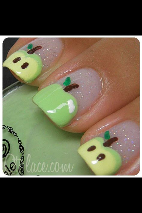 Cute apple nails Fruit Nail Designs, Food Nails, I Love Nails, Nail Polish Designs, Manicure Y Pedicure, Nail Art Inspiration, Fancy Nails, Nail Art Tutorial, Creative Nails