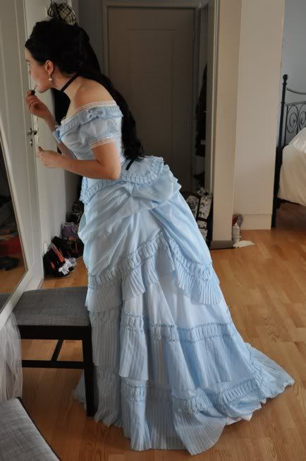 Before the Automobile: 1871 dress evening version: Bustle Dress, Period Clothing, Victorian Costume, 19th Century Fashion, Old Dresses, Victorian Clothing, Vintage Gowns, Moda Vintage, Historical Dresses