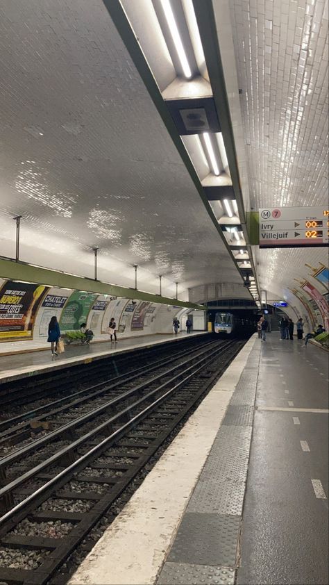 Photo Metro, Paris Dump, Exchange Program, Metro Paris, Photo Dump, Interior Architecture, Train, Paris, France