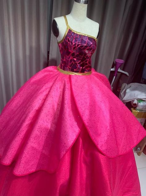 Princess Charm School Dress, Blair Willows, Sophia Princess, Princess Charm School, Princess Sophia, Barbie Dresses, Barbie Costume, Barbie Gowns, School Dress