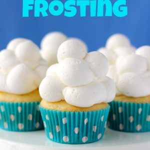 Cloud Cupcakes - Your Cup of Cake Cupcake Creme, Cloud Cakes, Cloud Frosting, Cloud Cupcakes, Goddess Party, Fluffy Frosting, Icing Recipes, Dessert Original, Torte Cupcake