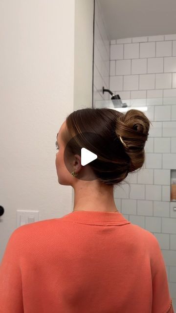 McKenna on Instagram: "The French hair pin was way easier to use than I thought 😇 it’s super secure and just looks more chic than a claw clip imo! #frenchtwist #frenchhairpin #hairpin #hairstyle #hairtutorial" Hair In Claw Clip Front View, French Twist Claw Clip Tutorial, French Twist Claw Clip Long Hair, Hairpin Hairstyle, French Twist Updo Claw Clip, Claw Clip Pigtail Buns, French Hair, French Twist, Claw Clip