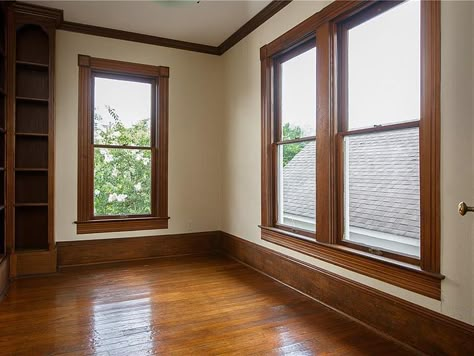 OMG! The woodwork! The Mayer Hirsch House, Circa 1909 in Louisiana. $275,000 - The Old House Life Suspended Staircase, Craftsman Interior Design, Wood Baseboard, Old House Interior, Craftsman Interior, Floor Molding, Floor Trim, Professional Office, Craftsman House Plans