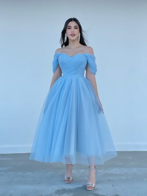 Ideas Bautizo, Debut Gowns, Blue Tulle Dress, Chic Prom Dresses, Outfits Juvenil, Affordable Outfits, Prom Look, Dresses Design, Best Prom Dresses