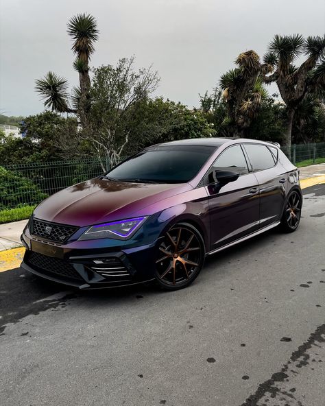 Leon Black, Seat Leon Fr, Ibiza Fr, Gti Mk7, Seat Cupra, Hatchbacks, Purple Car, Car Wrap Design, Best Friend Photography