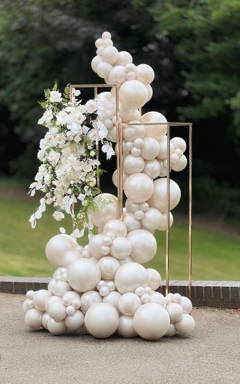 Winter Gala, Pearl Bridal Shower, Engagement Balloons, Pearl Balloons, Bridal Shower Balloons, Wedding Balloon Decorations, Balloon Display, Arch Backdrop, Anniversary Decorations