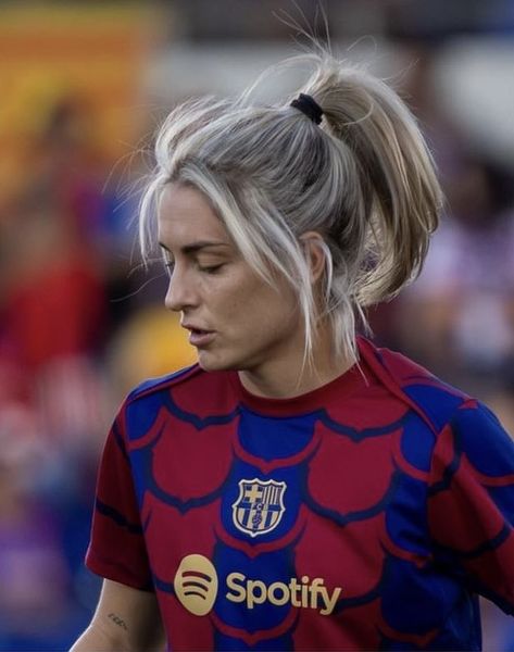 Soccer Girls Outfits, Girl Football Player, Female Footballers, Soccer Girlfriend, Girls Football, Fifa Women's World Cup, Female Soccer Players, Pretty Makeup Looks, Women’s Soccer